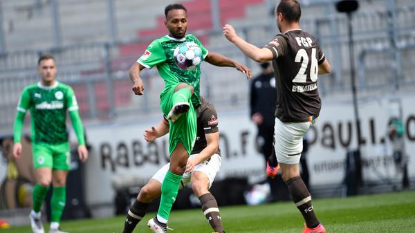 Hatte einige gute Ideen, brachte sie aber auch immer wieder nicht durch. Einen gefährlichen Abschluss gab es von ihm nicht. kicker: 4 | User: 4,2 (55 Stimmen)