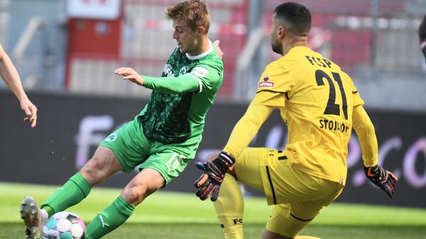 Markierte in der 21. Minute nach Flanke von David Raum den 16. Aluminiumtreffer der Fürther, was Ligaspitze ist. Hatte in der 30. Minute noch eine weitere gute Chance, die Dejan Stojanovic im Tor der Hamburger vereitelte. Wurde nach 60 Minuten von Timothy Tillman ersetzt. kicker: 3,5 | User: 3,8 (53 Stimmen)