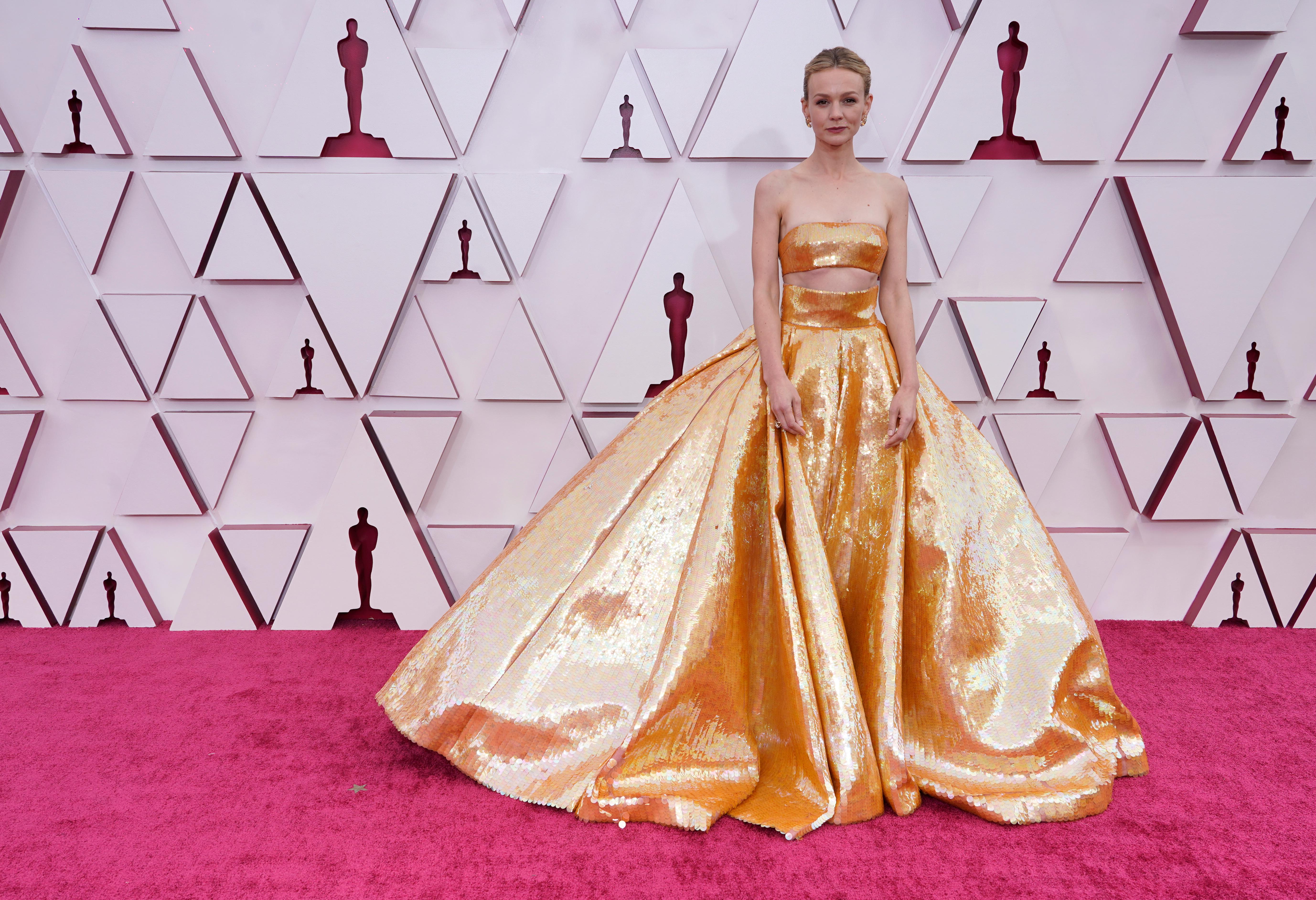 Die britische Schauspielerin Carey Mulligan glänzte auf dem Roten Teppich vor der Preisverleihung mit ihrem Kleid von Valentino selber wie ein Oscar. Sie war nominiert als beste Hauptdarstellerin für ihre Performance in "Promising Young Women".