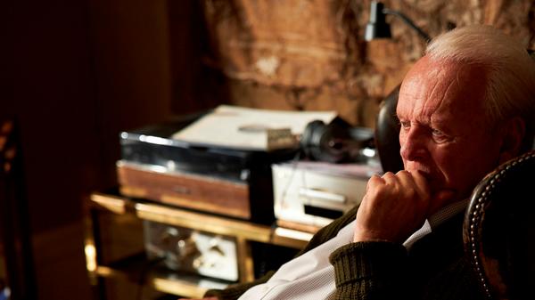 Dieses von Sony Pictures Classics veröffentlichte Foto zeigt Schauspieler Anthony Hopkins in einer Szene aus "The Father". Hopkins ist mit einem Oscar als bester Schauspieler ausgezeichnet worden. Der 83-jährige Brite gewann den Preis für seine Leistung in dem Familiendrama "The Father". Es ist der zweite Oscar für Hopkins nach "Das Schweigen der Lämmer".