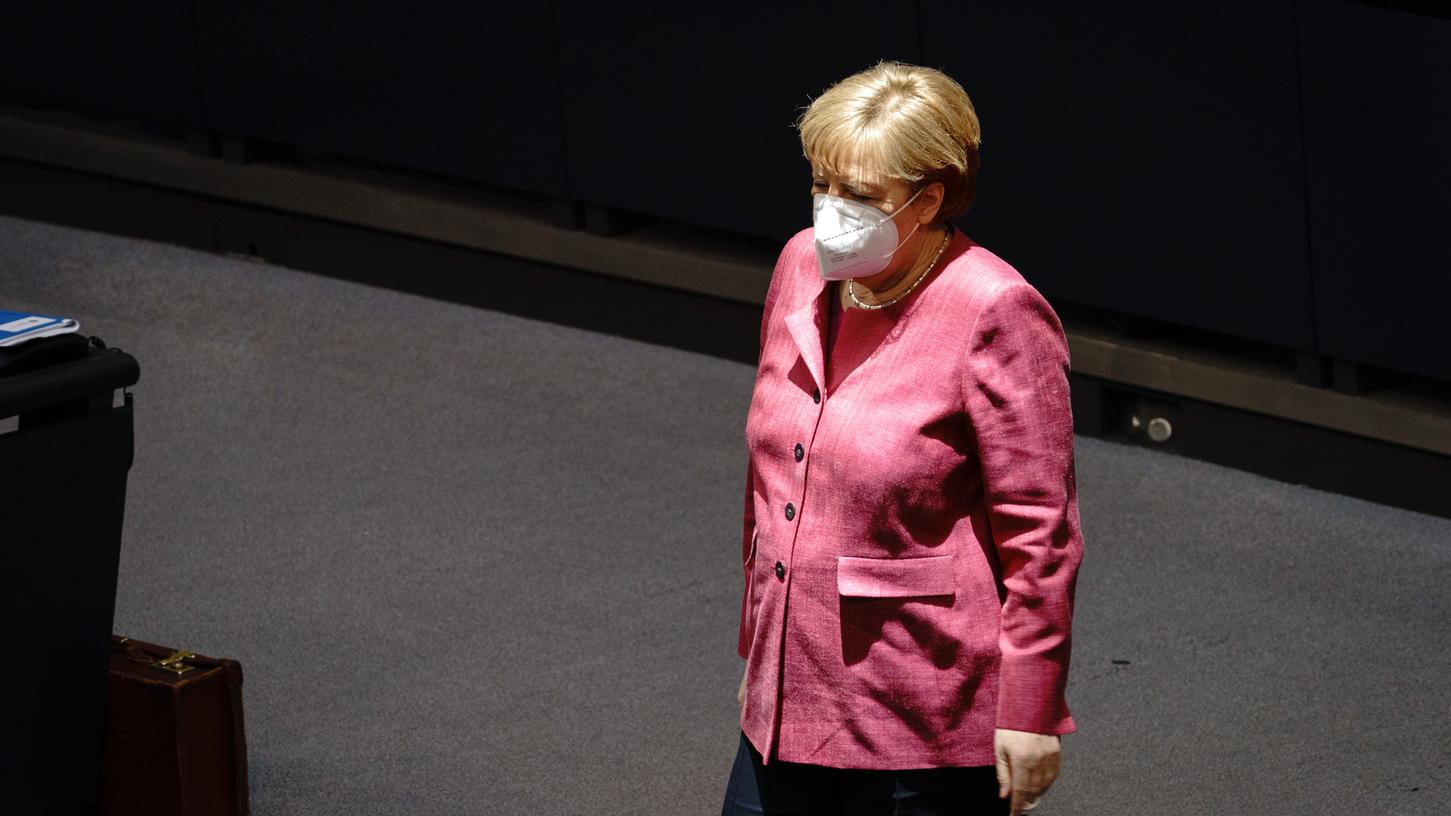 Kanzlerin Angela Merkel soll davor gewarnt haben, in der Diskussion um mögliche Lockerungen und Freiheiten Geimpfte und Getestete gleichzustellen.
Kanzlerin Angela Merkel soll davor gewarnt haben, in der Diskussion um mögliche Lockerungen und Freiheiten Geimpfte und Getestete gleichzustellen.