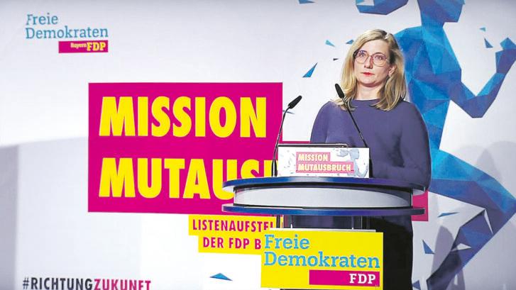 Kristine Lütke ist 38 Jahre alt und Betreiberin eines Seniorenheims. Sie tritt als Direktkandidatin im Wahlkreis Roth/Nürnberger Land an. Bei der Landesdelegiertenversammlung der FDP war sie München dabei (im Bild) – und landete auf Platz 12. Kristine Lütke ist 38 Jahre alt und Betreiberin eines Seniorenheims. Sie tritt als Direktkandidatin im Wahlkreis Roth/Nürnberger Land an. Bei der Landesdelegiertenversammlung der FDP war sie München dabei (im Bild) – und landete auf Platz 12.