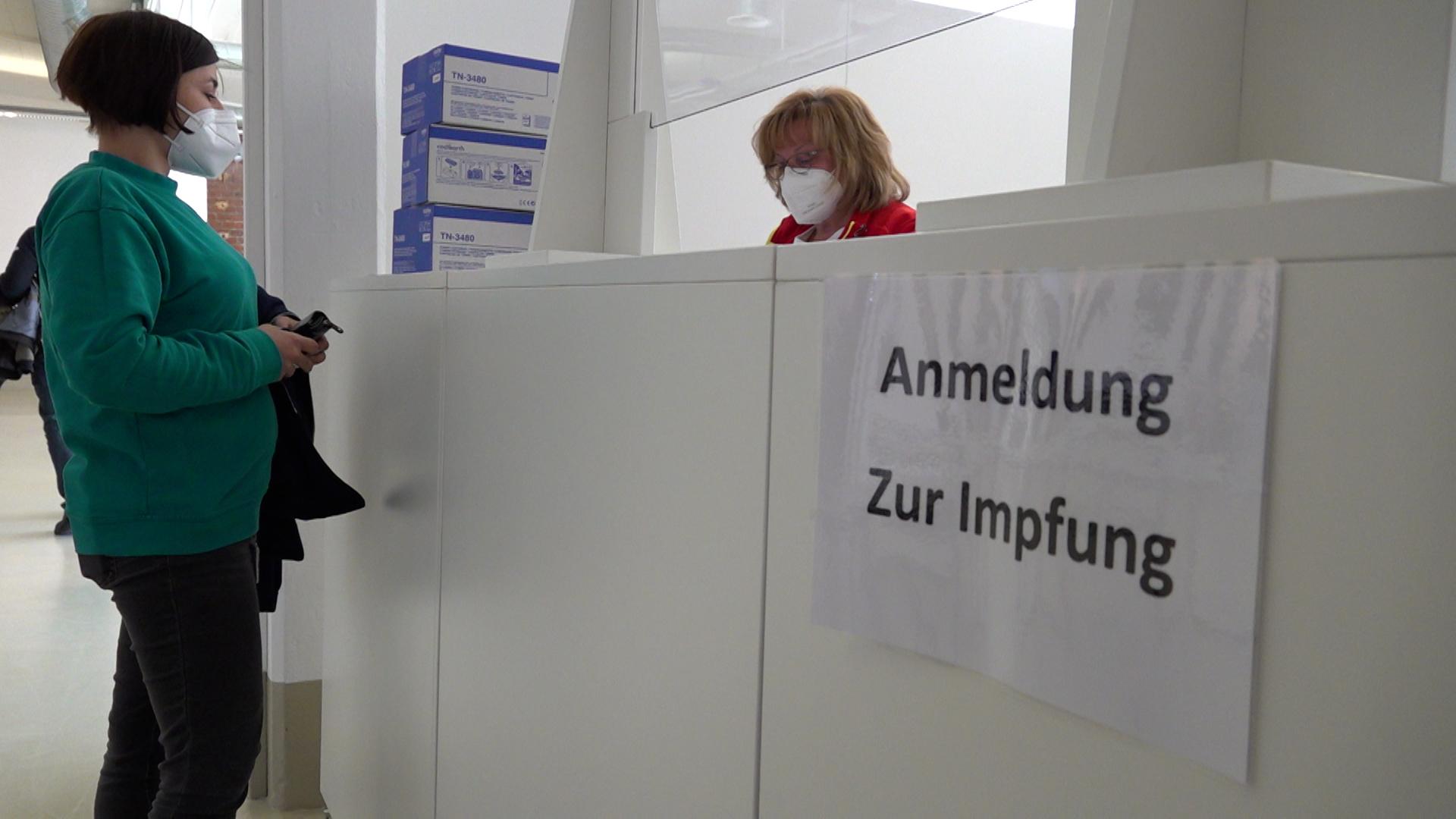 Corona gebeutelter Landkreis beginnt mit Impfungen in den Betrieben