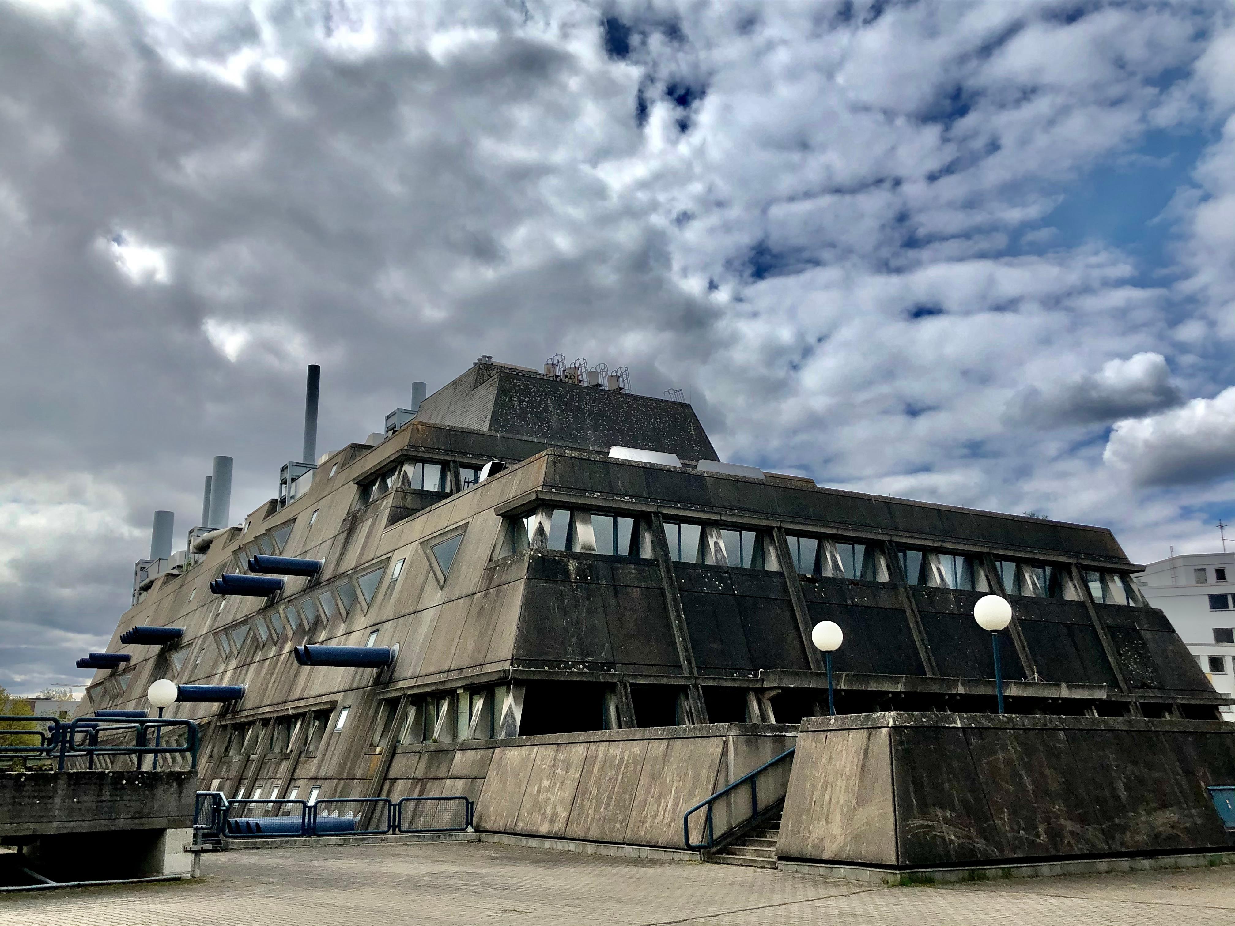 Dieser Baustil ist am Aussterben: Beton-Brutalismus - diesmal besucht unser Berlin-Korrespondent den Berliner Mäusebunker.