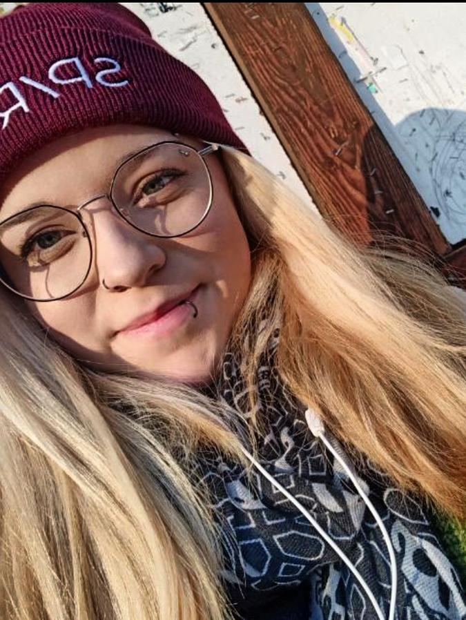 Marie Wölki hat an ihrem ersten Tag 12 Stunden durchgearbeitet - und 1300 KZ-Dokumente digitalisiert.
Marie Wölki hat an ihrem ersten Tag 12 Stunden durchgearbeitet - und 1300 KZ-Dokumente digitalisiert.