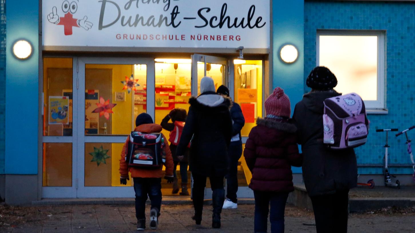 Die Henry-Dunant-Schule bekommt einen Neubau. Um dessen Ausgestaltung gab es Kontroversen.
Die Henry-Dunant-Schule bekommt einen Neubau. Um dessen Ausgestaltung gab es Kontroversen.