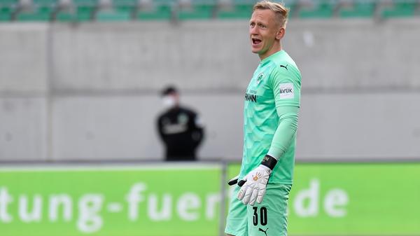 So viel zu tun hatte Sascha Burchert selten in dieser Saison. In der zweiten Minute musste er nach zwei Ecken noch lediglich goldrichtig stehen, danach war er immer wieder gefordert und hielt, was er halten konnte. Beim 1:1 wurde er regelwidrig vom Tim Kister aus dem Spiel genommen, beim 1:2 parierte er zunächst den Kopfball seines ehemaligen Kollegen Daniel Keita-Ruel, war bei dessen Nachschuss aber machtlos.