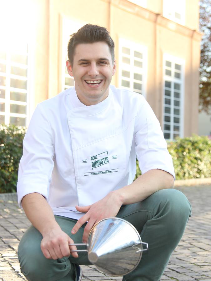 Marcel Gindner, gründete mit Partnern in Tübingen und Stuttgart Fast Food-Stores mit Stil. Davor arbeitete der Koch im Grand Hotel Heiligendamm. Seine Ausbildung absolvierte er in einem Sterne-Haus in Pfinztal.