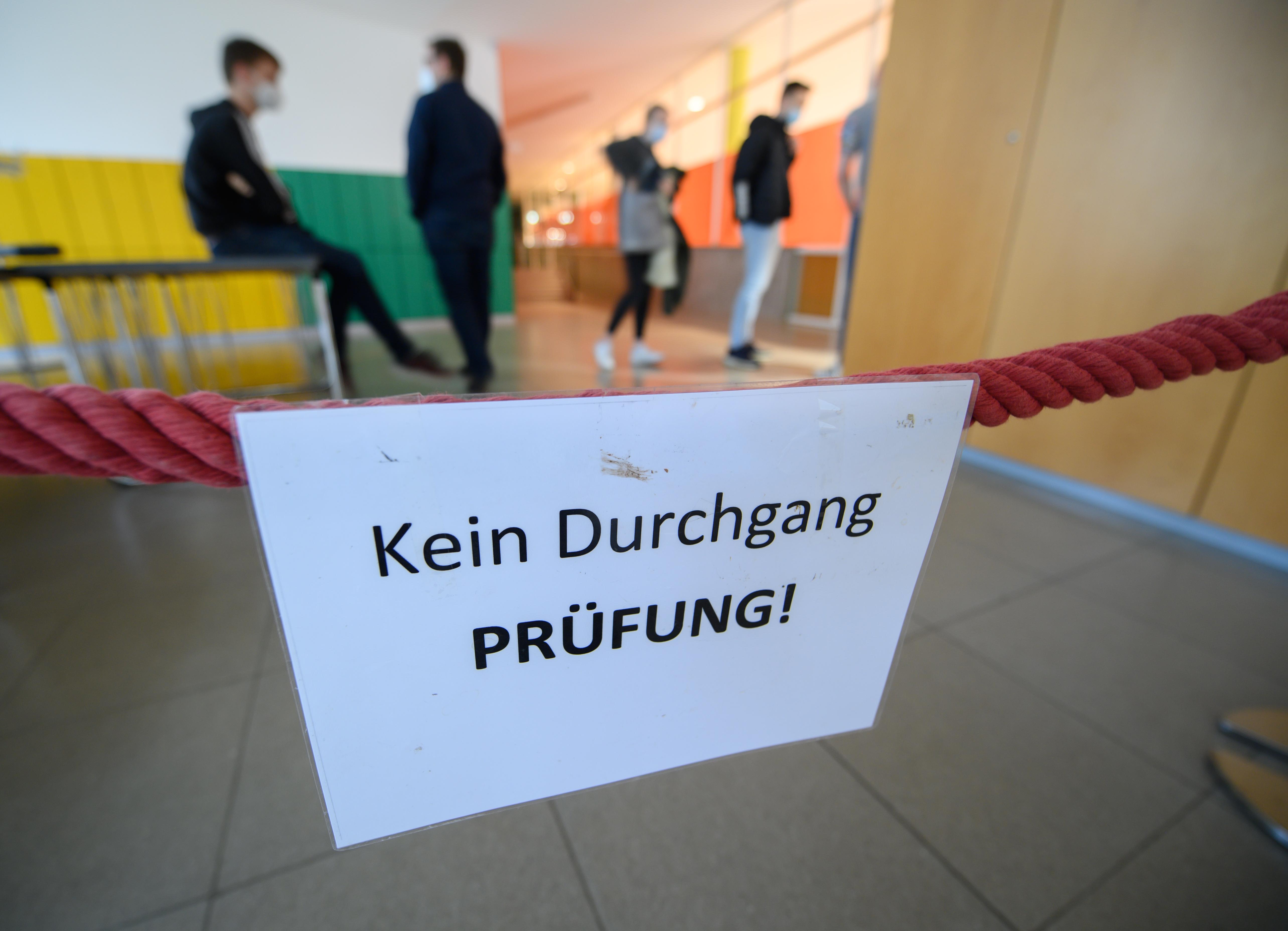 Schriftliche Abiturprüfungen beginnen in Sachsen