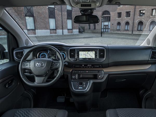 Toyota Proace Verso Electric: Platz trifft auf E-Antrieb Toyota Proace Verso Electric: Platz trifft auf E-Antrieb