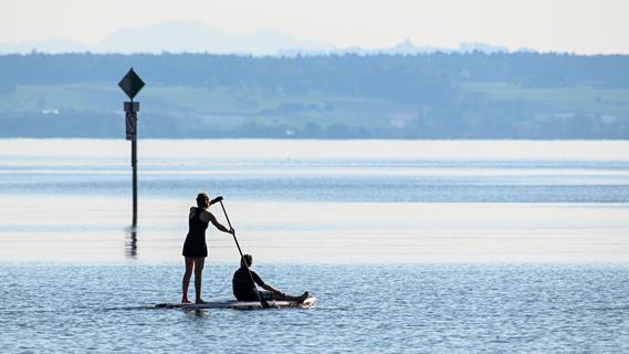 Achtung Kontrolle: Polizei überprüft Stand-Up-Paddler im Seenland