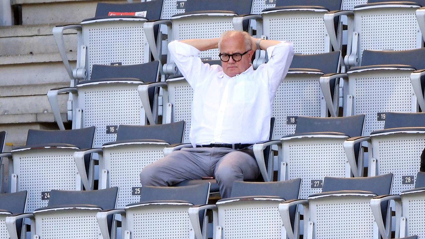 DFB-Boss Keller soll sich nach einem Medienbericht in einem emotionalen Schreiben im Intranet an die DFB-Mitarbeiter gewandt haben.
DFB-Boss Keller soll sich nach einem Medienbericht in einem emotionalen Schreiben im Intranet an die DFB-Mitarbeiter gewandt haben.