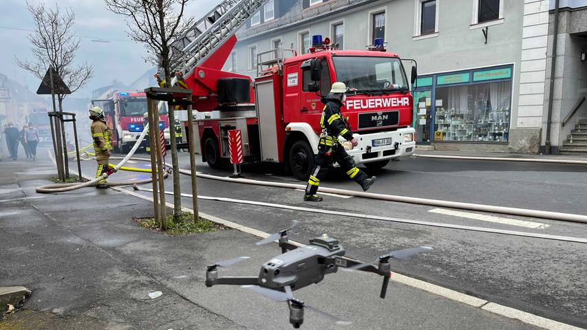 Großeinsatz in Oberfranken: Zwei Bewohner sterben bei Hausbrand