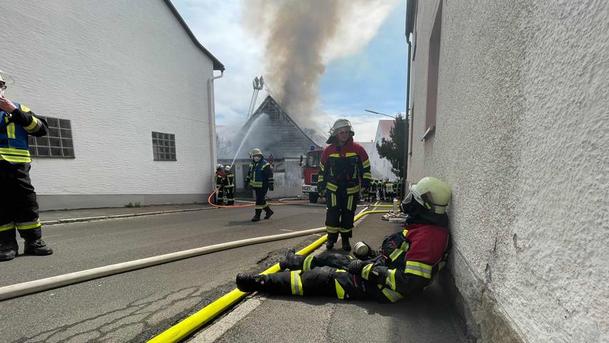 Großeinsatz in Oberfranken: Zwei Bewohner sterben bei Hausbrand