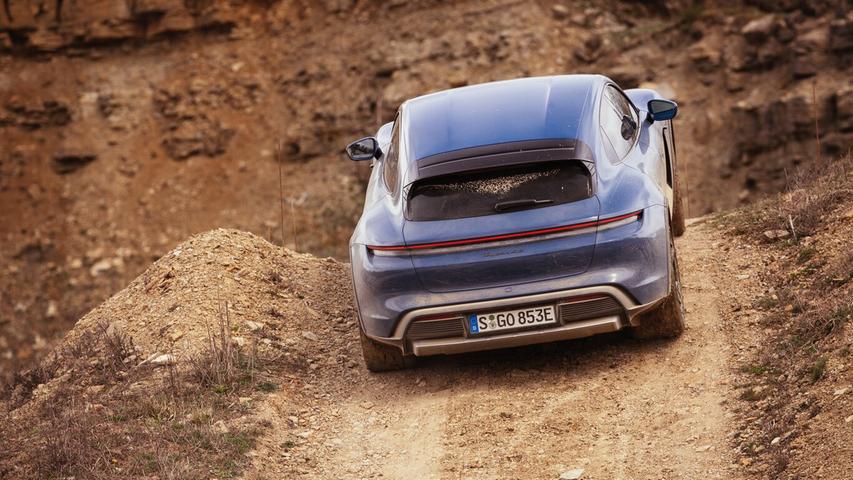 Porsche Taycan Cross Turismo: Erste Ausfahrt im Shooting-Brake