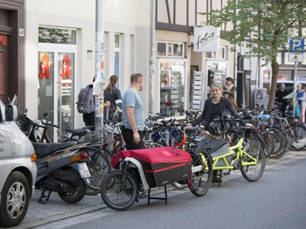 Benötigen Platz: Cargobikes dürfen auch auf der Straße abgestellt werden. Benötigen Platz: Cargobikes dürfen auch auf der Straße abgestellt werden.