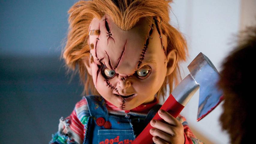 Foto: imago images / United Archives; CHUCKY S BABY Seed of Chucky USA 2004 Don Mancini Killerpuppe Chucky Regie: Don Mancini aka. Seed of Chucky / CHUCKY S BABY USA 2004 Copyright: KPA !AUFNAHMEDATUM GESCHÄTZT! Nur redaktionelle Nutzung im Zusammenhang mit dem Film. Editorial usage only and only related to the movie. Im Falle anderer Verwendungen, kontaktieren Sie uns bitte. For other uses, please contact us. UnitedArchives00668827 Foto: imago images / United Archives; CHUCKY S BABY Seed of Chucky USA 2004 Don Mancini Killerpuppe Chucky Regie: Don Mancini aka. Seed of Chucky / CHUCKY S BABY USA 2004 Copyright: KPA !AUFNAHMEDATUM GESCHÄTZT! Nur redaktionelle Nutzung im Zusammenhang mit dem Film. Editorial usage only and only related to the movie. Im Falle anderer Verwendungen, kontaktieren Sie uns bitte. For other uses, please contact us. UnitedArchives00668827