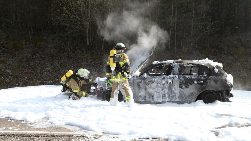 Ursache ungeklärt: BMW fängt Feuer auf Südosttangente