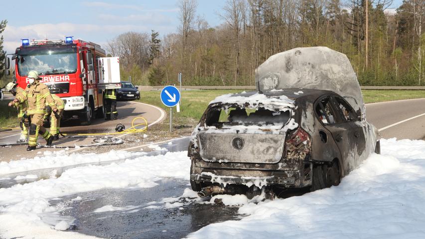 Ursache ungeklärt: BMW fängt Feuer auf Südosttangente