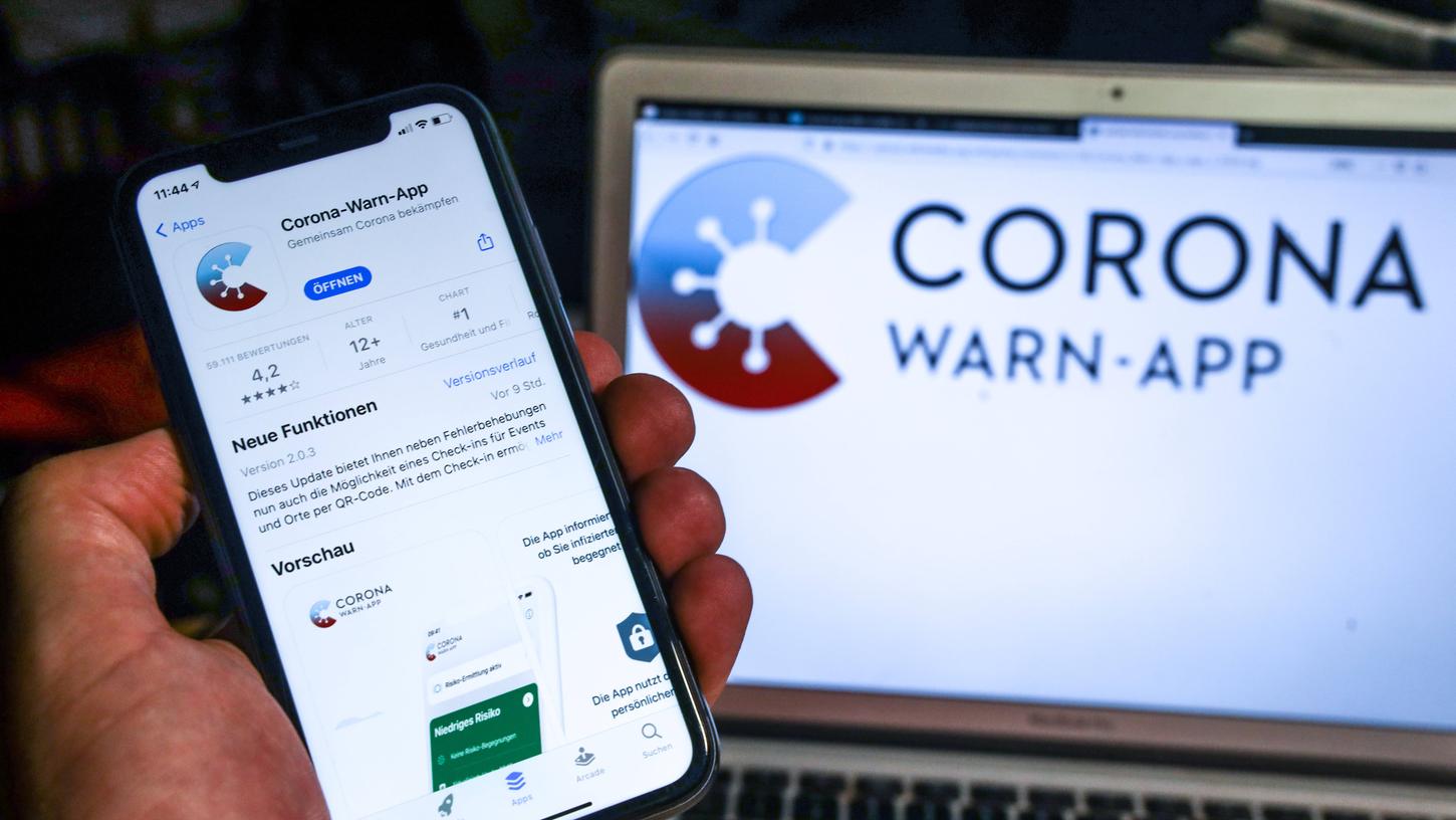 Wer einen Schnelltest macht, kann das Ergebnis nun auch über die Corona Warn-App anzeigen lassen.
Wer einen Schnelltest macht, kann das Ergebnis nun auch über die Corona Warn-App anzeigen lassen.