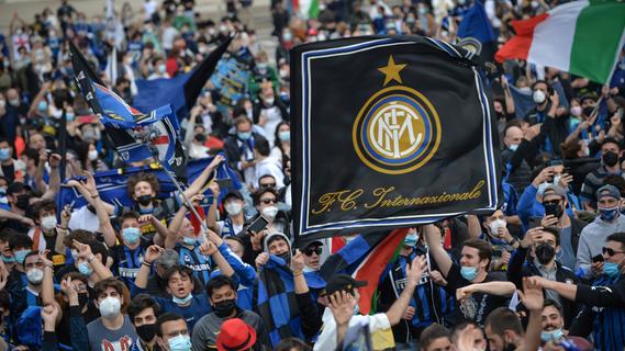 "Wir sind es, ja wir sind es. Meister Italiens", jubelten die Fans