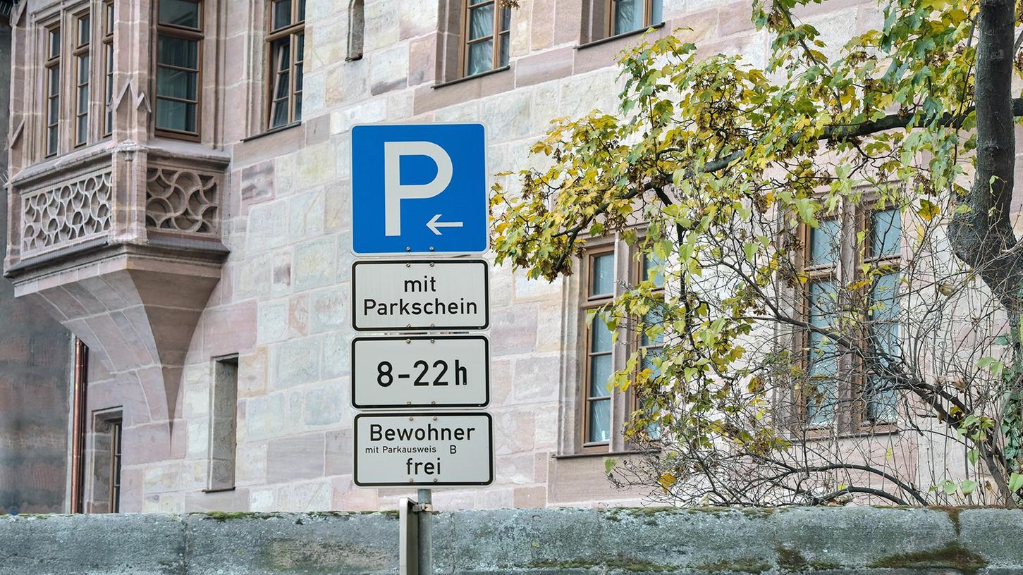 In der Altstadt wird die Parkraumbewirtschaftung umgesetzt. Kostenloses Dauerparken wird damit erschwert.
In der Altstadt wird die Parkraumbewirtschaftung umgesetzt. Kostenloses Dauerparken wird damit erschwert.