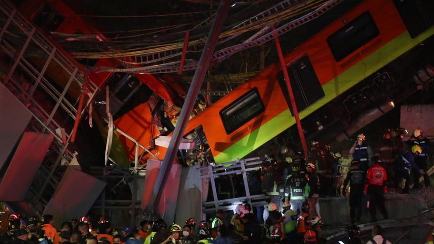 Tragödie in Mexiko: U-Bahn stürzt von Brücke auf Straße - Mindestens 20 Tote