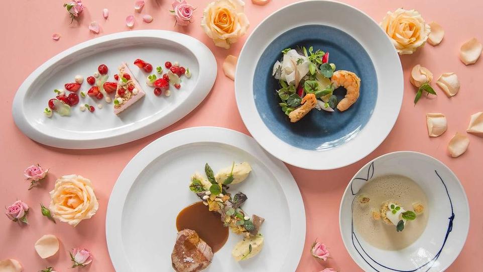 Das Restaurant Entenstuben lädt zum virtuellen Dinner am Vorabend des Muttertags, nämlich am Samstag, 8. Mai ein.
Das Restaurant Entenstuben lädt zum virtuellen Dinner am Vorabend des Muttertags, nämlich am Samstag, 8. Mai ein.