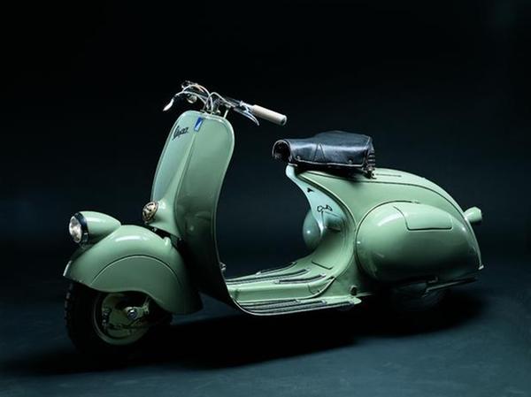 Längst eine Legende: Die Vespa. Längst eine Legende: Die Vespa.