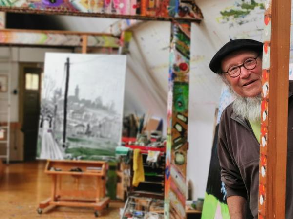 Der Maler Peter Angermann in seinem Atelier in Thurndorf bei Kirchenthumbach in der Oberpfalz.