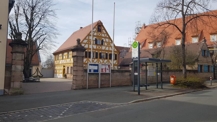 Wunderschön renoviert: Das alte Pfarrhaus in der Hauptstraße.