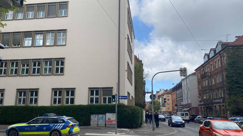 Polizeieinsatz an einer Schule sorgt für Verkehrsbehinderungen in Nürnberg