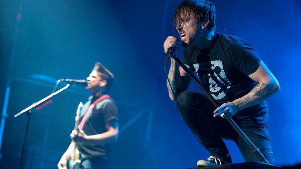 Neben Klassikern wie "Red Flag" und "Rusted from the Rain" gibt es auch neue Musik von Billy Talent auf die Ohren. Im Januar veröffentlichte die kanadische Rockband das Album "Crisis of Faith".
