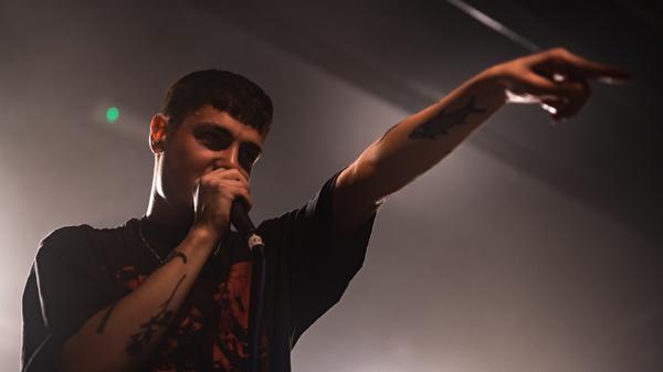 "The U.K. has a fine reputation when it comes to classic rock." Das US-amerikanische Onlinemagazin Loudwire führte Boston Manor 2019 auf einer Liste der 16 Bands, die im Vereinigten Königreich Rockmusik definieren. Dann kam Corona und jetzt nach zweijähriger Festival-Zwangspause sind beim RiP-Comeback auch Boston Manor dabei.