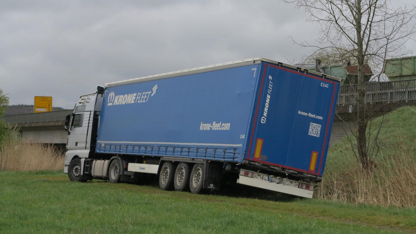 Trotz Navi - oder vielleicht gerade deswegen - verirrte sich ein Lkw-Fahrer bei Aha.
Trotz Navi - oder vielleicht gerade deswegen - verirrte sich ein Lkw-Fahrer bei Aha.