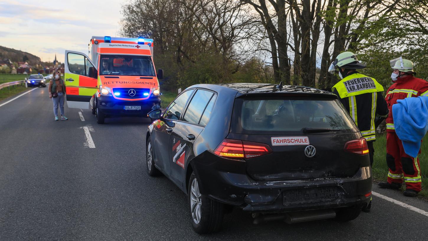 Am Mittwochabend ereignete sich ein Auffahrunfall zwischen zwei Pks auf der Staatsstraße 2197 zwischen Ebensfeld und Unterleiterbach im Landkreis Bamberg.