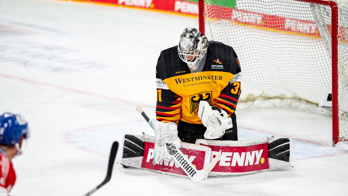 Zugepackt: Keeper Niklas Treutle ist ein sicherer Rückhalt, im Nationalteam und auch weiter bei den Nürnberg Ice Tigers.