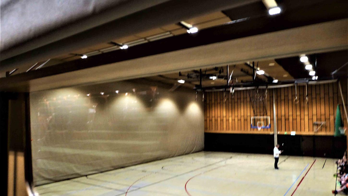 Nach der Brandschutzertüchtigung und Erneuerung des kompletten Innenlebens kann mit einer kräftigen Finanzspritze auch der Boden der Markgrafenghalle saniert werden. Foto:o.n. Nach der Brandschutzertüchtigung und Erneuerung des kompletten Innenlebens kann mit einer kräftigen Finanzspritze auch der Boden der Markgrafenghalle saniert werden. Foto:o.n.