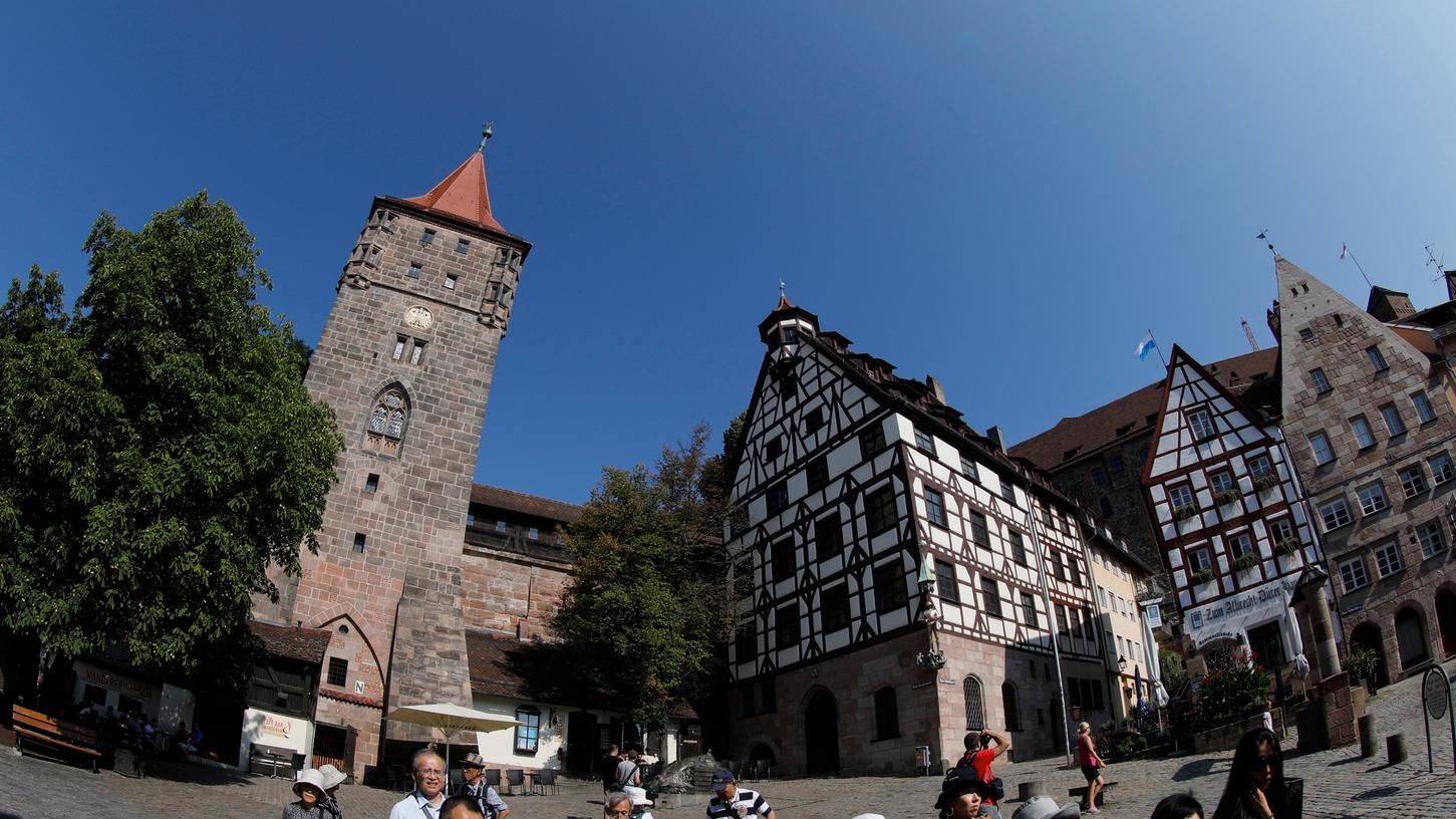 Auch der Tiergärtnertorplatz lockt in normalen Zeiten viele Touristen an.
Auch der Tiergärtnertorplatz lockt in normalen Zeiten viele Touristen an.