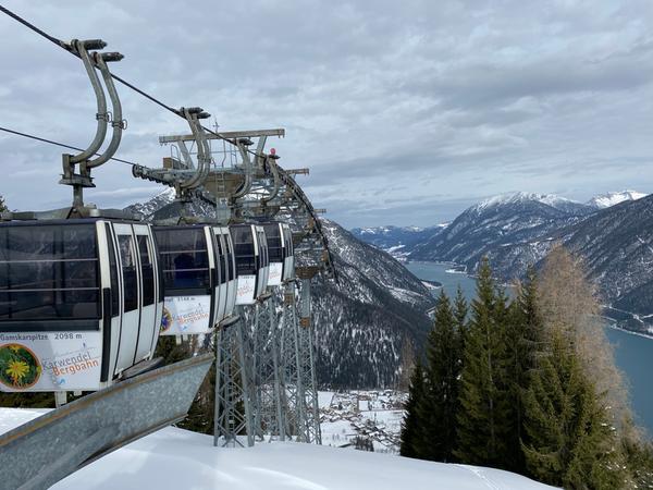 Die Gondeln der Karwendel-Bergbahn.