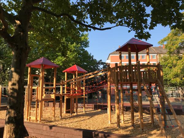 Lichtblick für die Kinder in der Südstadt: Der neu gestaltete Spielhof im Hummelsteiner Weg