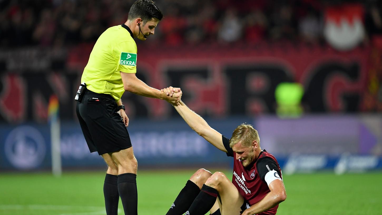 0:4 verlor der Club im Sommer 2019 montagabend gegen den HSV. Das kann ihm nur noch einmal passieren.
0:4 verlor der Club im Sommer 2019 montagabend gegen den HSV. Das kann ihm nur noch einmal passieren.