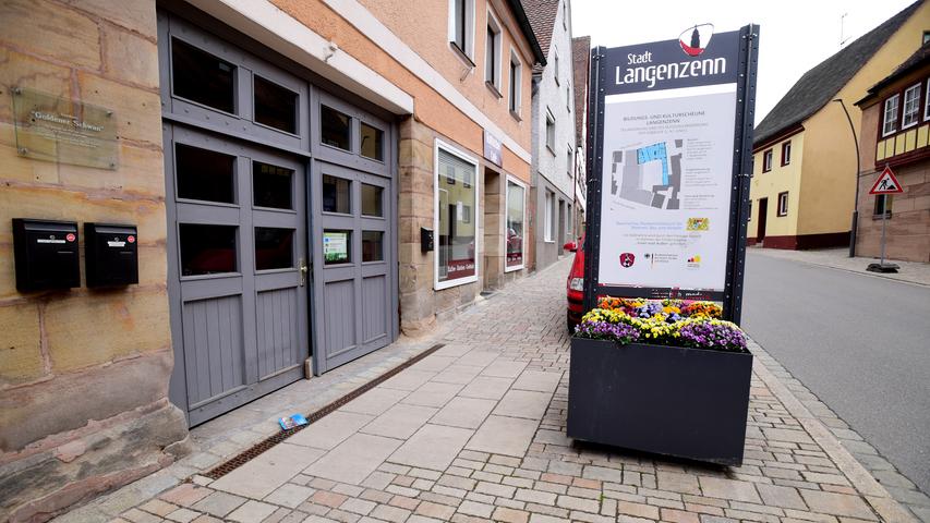 Die Hinweistafel am Eingang in der Hindenburgstraße.