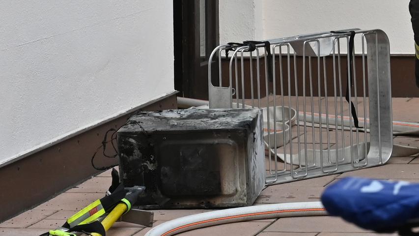 Flammen in Erlanger Küche: Bewohnerin erlitt Rauchgasvergiftung