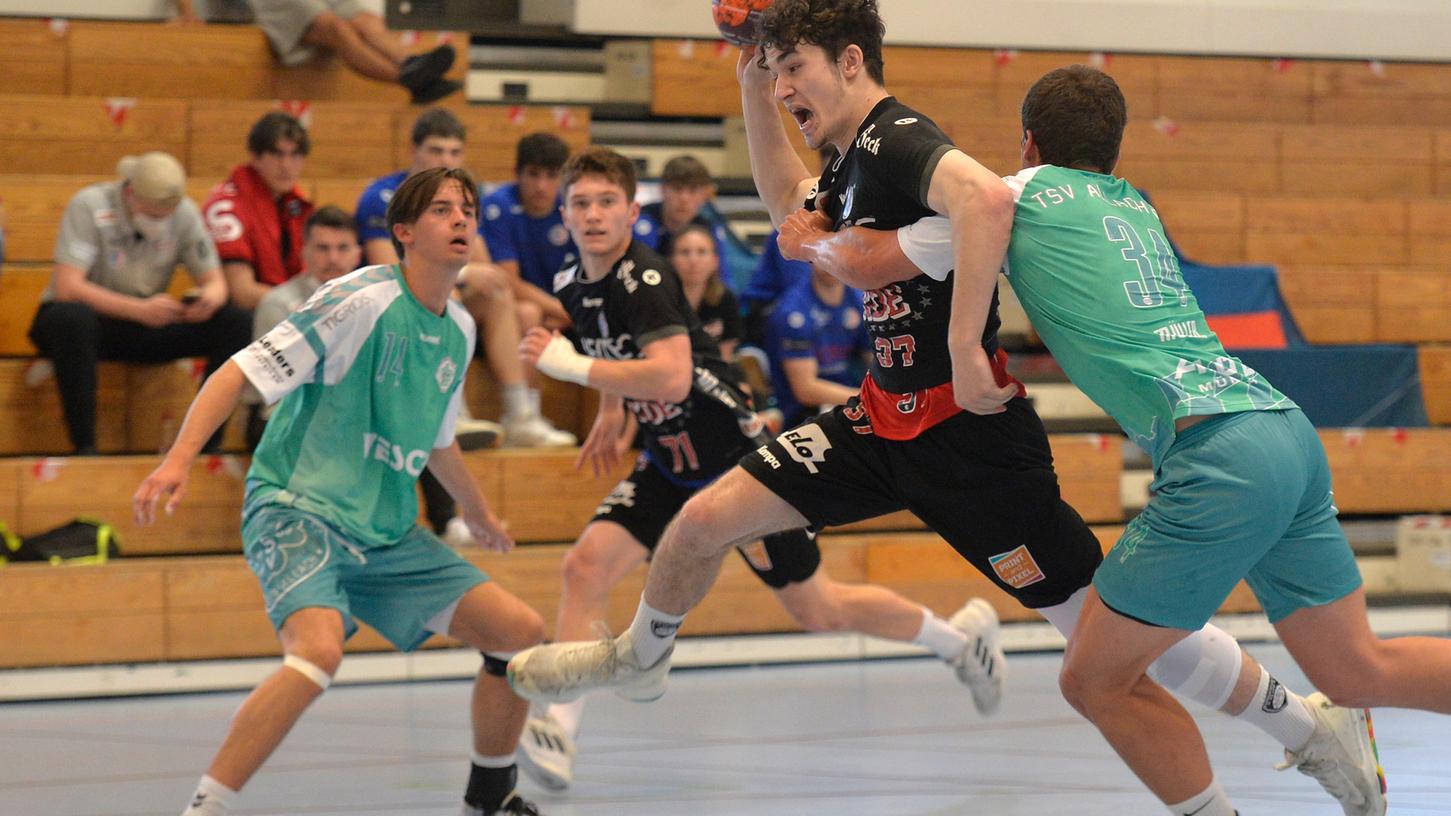 Nur einen Tag nach einem schweren Auswärtsspiel in Helmlingen verloren die U19- Handballer des HC Erlangen ihr Spiel zuhause gegen den TSV Allach.
Nur einen Tag nach einem schweren Auswärtsspiel in Helmlingen verloren die U19- Handballer des HC Erlangen ihr Spiel zuhause gegen den TSV Allach.