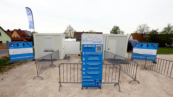 Die Forchheimer Schaustellerfamilie Zinnecker hat zusammen mit der Klosterapotheke ein Test-Zentrum am Rande des Kellerwalds aufgebaut.