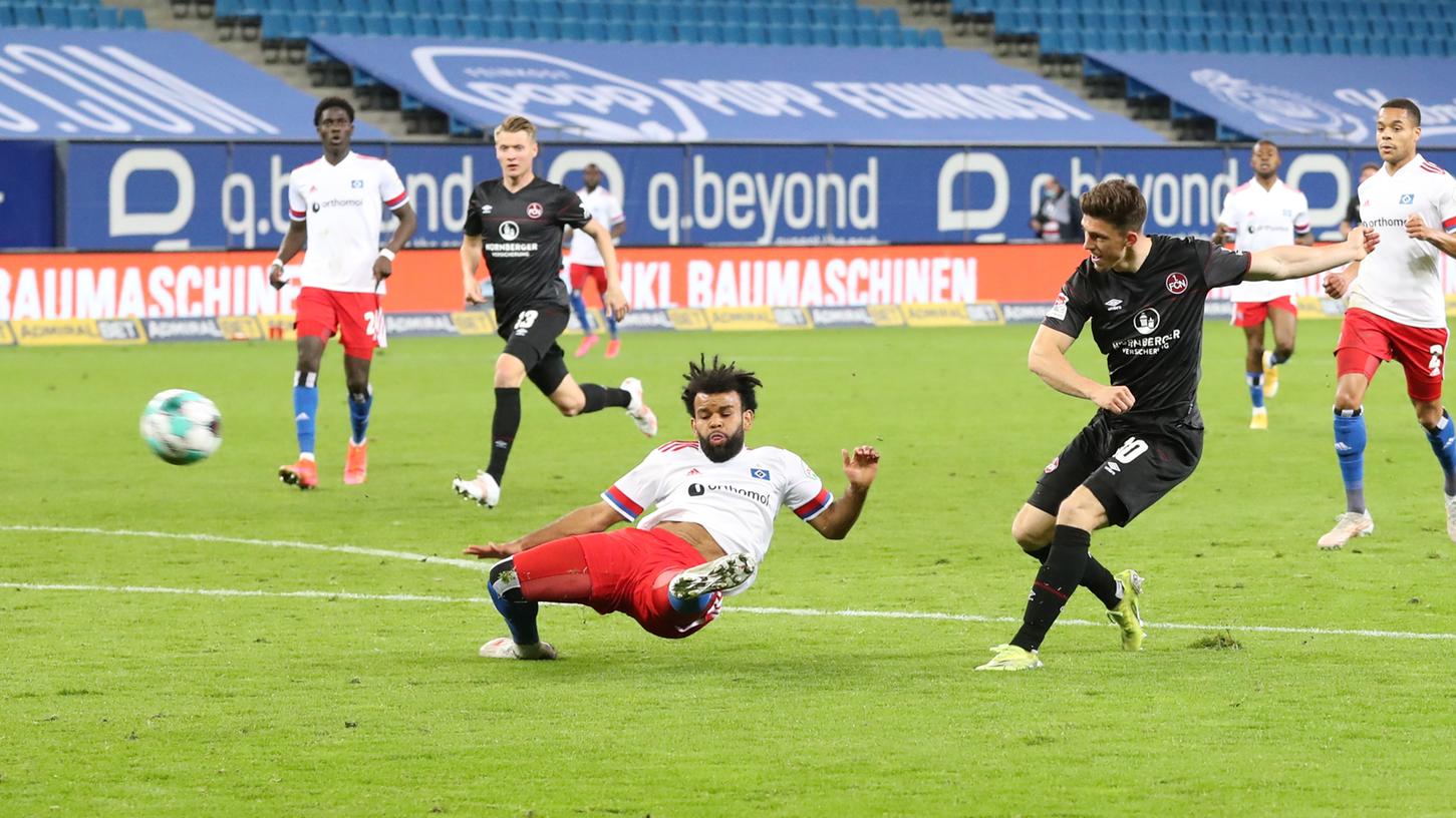 Die 89. Minute in Hamburg: Linus Rosenlöcher setzt um, was er im Training geübt hat.