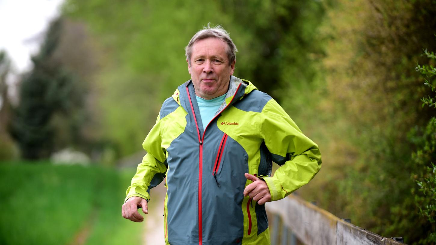FOTO: Hans-Joachim Winckler DATUM: 03.05.2021
MOTIV: Hobbyläufer Gernot Höflinger am Startpunkt seiner Lieblingsstrecke in Oberasbach FOTO: Hans-Joachim Winckler DATUM: 03.05.2021
MOTIV: Hobbyläufer Gernot Höflinger am Startpunkt seiner Lieblingsstrecke in Oberasbach