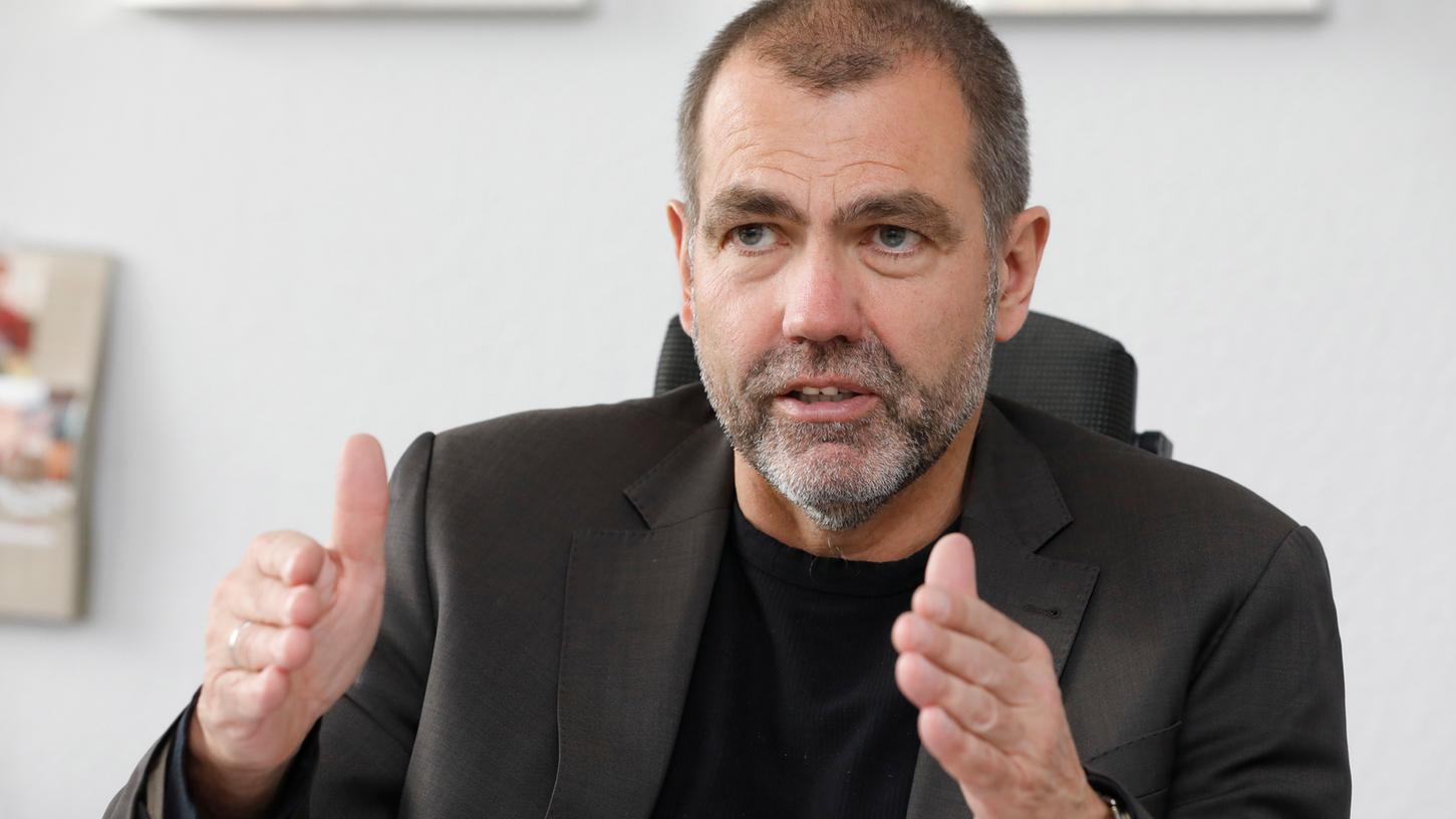 Personalreferent Harald Riedel (SPD) hat eingelenkt und die Befristungsmöglichkeit gemeinsam mit dem Stadtrat gekippt.
Personalreferent Harald Riedel (SPD) hat eingelenkt und die Befristungsmöglichkeit gemeinsam mit dem Stadtrat gekippt.