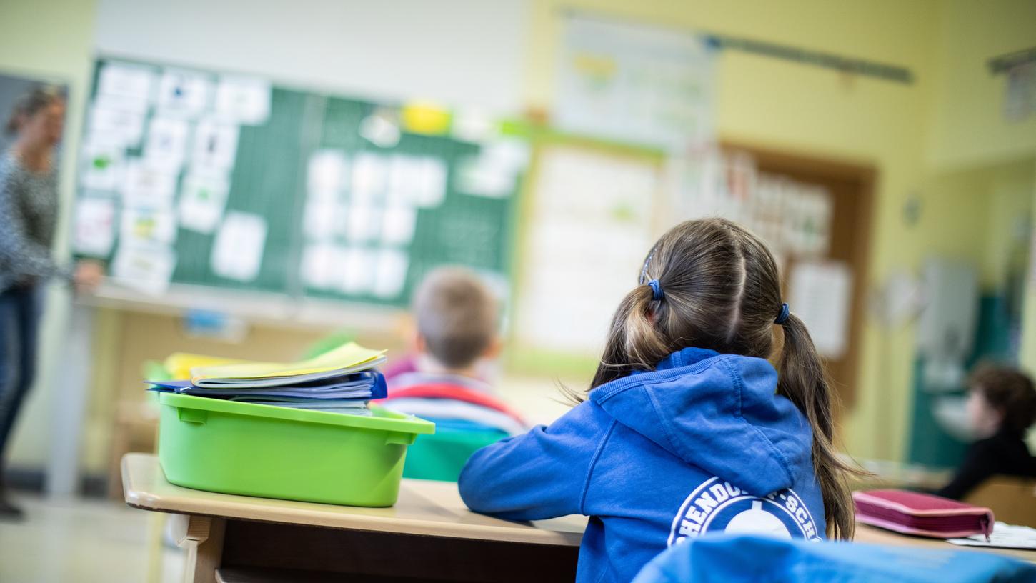 Ab Dienstag ist es so weit: Die Grundschüler in Nürnberg dürfen wieder in ihre Klassenzimmer.